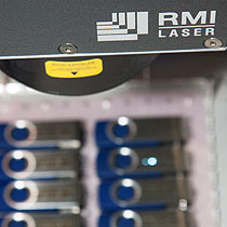 grawerowanie pendrive'ów, praca lasera